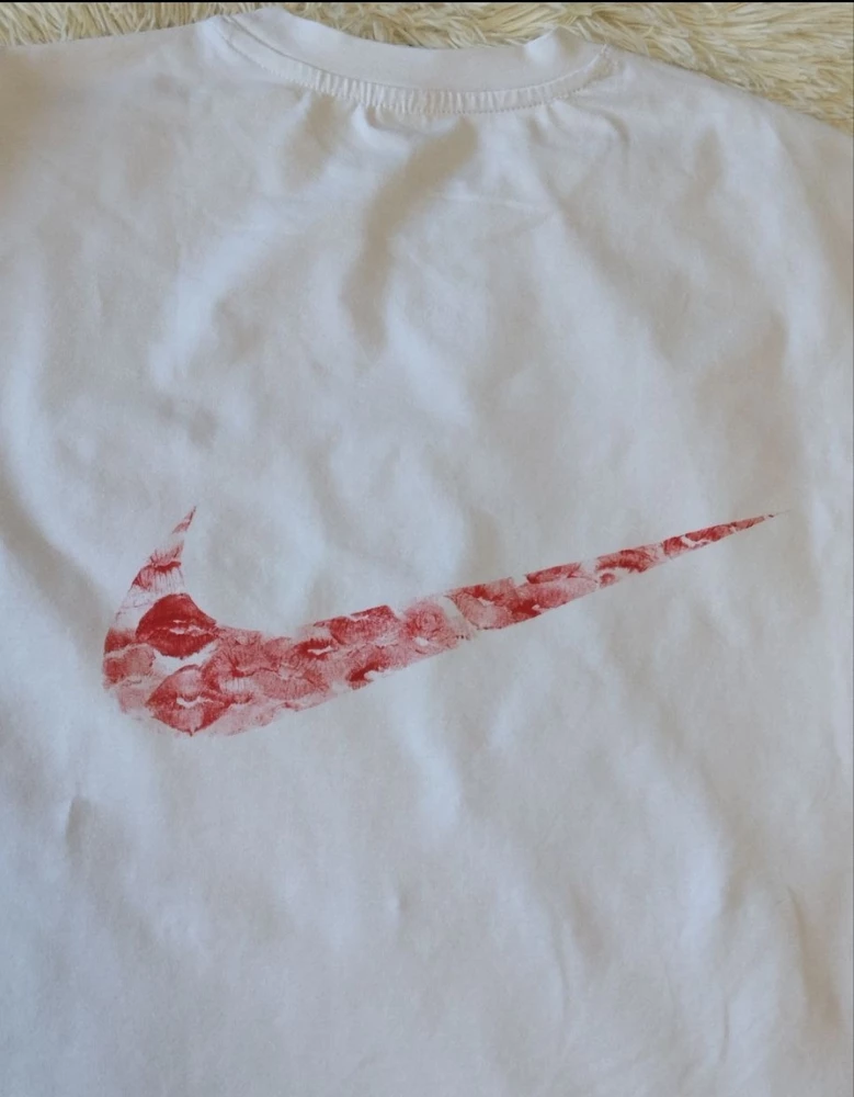 хорошо тянется, приятная такая ткань