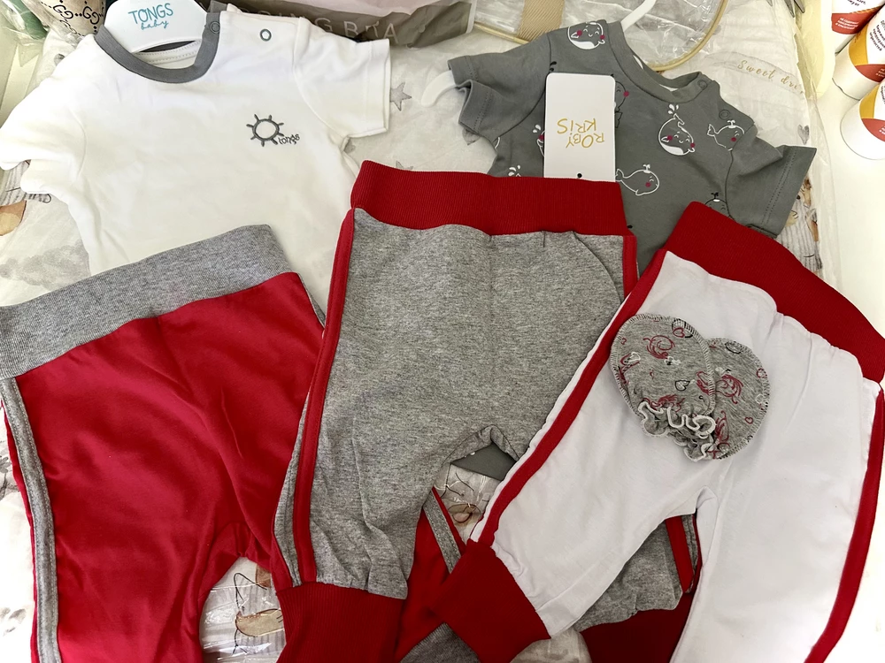 Штанишки очень понравились. Яркие, хорошо сшиты. Спасибо продавцу за подарок в виде антицарапок!😊