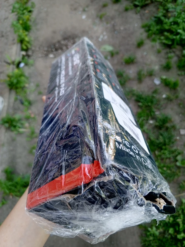 коврик хороший и мягкий, но только помялась коробка при доставке