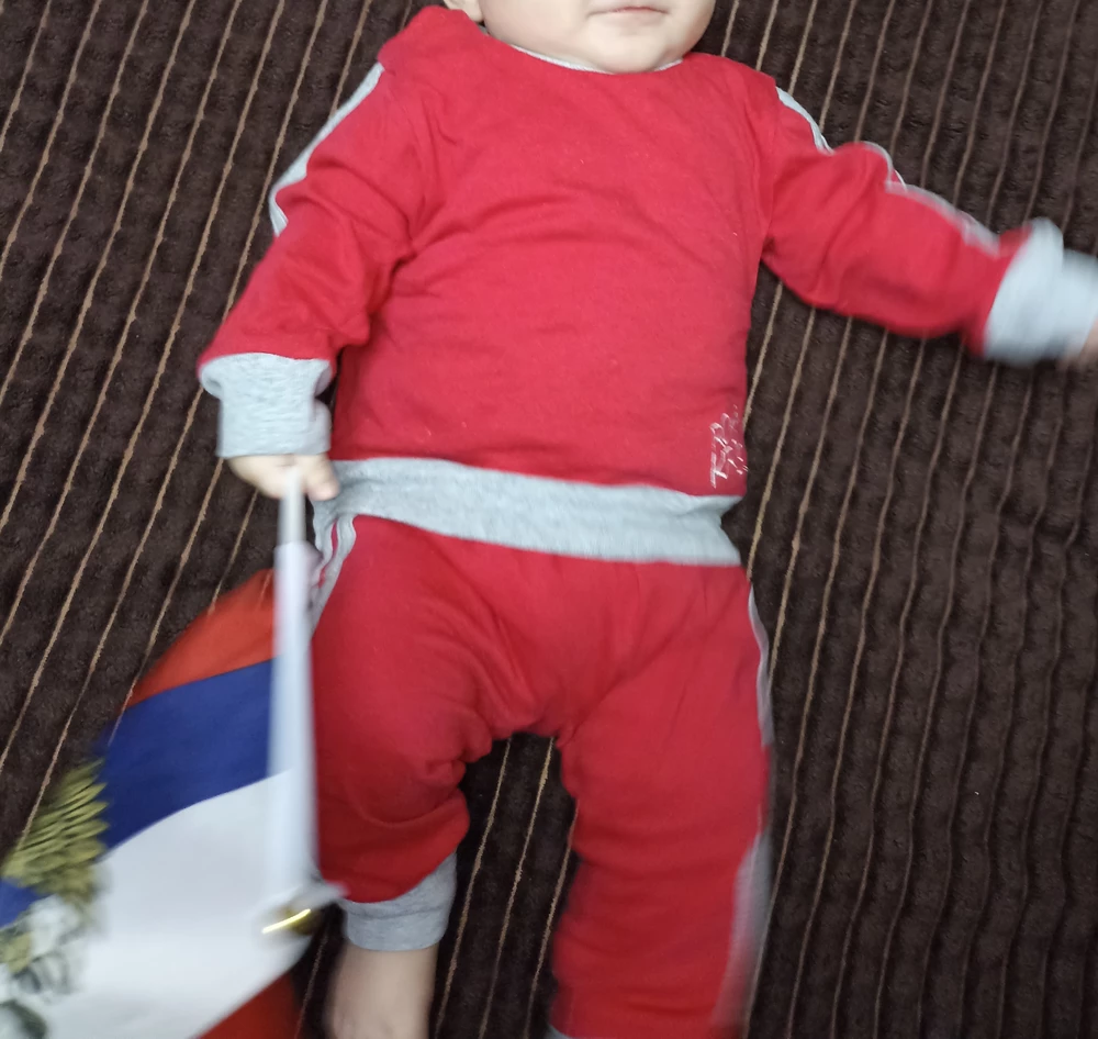 Пришло по размеру, летний вариант, ОСТОРОЖНО леняет красный цвет, но только правдо в первой стирке, потом всё хорошо