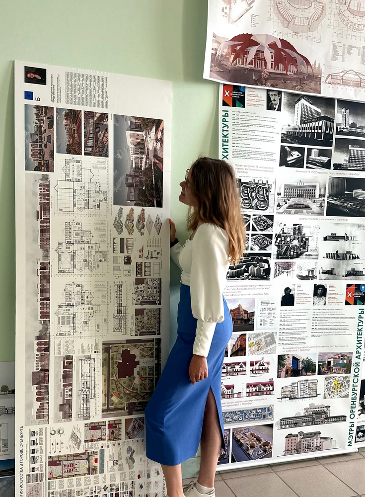 Сшито аккуратно, всё замечательно. Брала на защиту диплома, кучу комплиментов получила